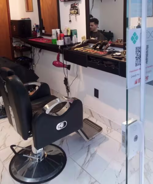 Salão da Barbearia 87 na Avenida Moinho Fabrini